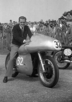 Images Dated 16th September 2020: Ray Amm (Norton) 1954 Junior TT