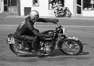 Images Dated 24th July 2016: Ray Ashcroft (Honda) 1972 Production 500 TT