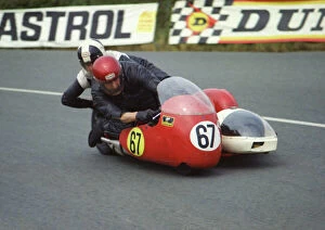 Images Dated 13th October 2018: Ray Bell & Gordon Russell (Konig) 1974 750 Sidecar TT
