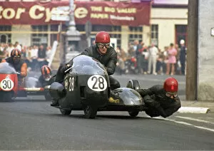 Images Dated 24th January 2022: Ray Bell & J Wetherell (BMW) 1970 500 Sidecar TT