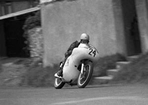 1962 Senior Manx Grand Prix Collection: Ray Cowles (Matchless) 1962 Senior Manx Grand Prix