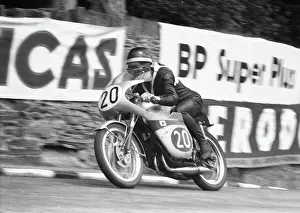 Ray Fay leaving Governors Bridge: 1960 Ultra Lightweight TT