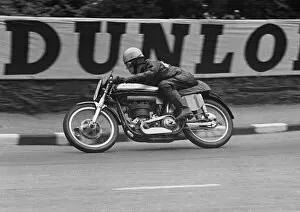 Images Dated 27th November 2015: Ray Petty (Norton) 1952 Lightweight TT