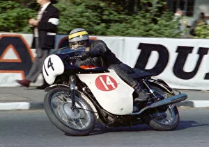 Images Dated 21st March 2022: Ray Pickrell (Triumph) 1967 Production TT