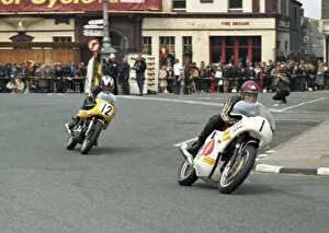 Images Dated 1st October 2020: Ray Pickrell (Triumph) & Peter Williams (Norton) 1971 Production TT