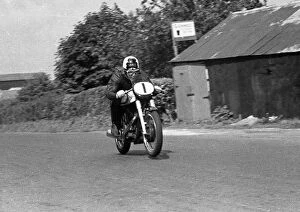 Images Dated 7th December 2017: Reg Armstrong (Norton) 1952 Senior Ulster Grand Prix