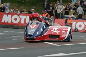 Remy Guignard & Frederique Poux (MR Equipe) 2011 Sidecar TT