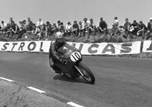 Images Dated 9th September 2016: Renzo Pasolini (Benelli) 1967 Junior TT
