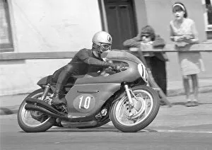Images Dated 25th September 2013: Renzo Pasolini (Benelli) 1967 Junior TT