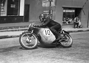 Images Dated 31st July 2011: Rex Avery at the Manx Arms: 1958 Ultra Lightweight TT