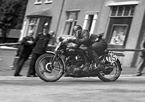 Images Dated 23rd September 2013: Richard Madsen-Mygdal (Vincent) 1953 1000 Clubman TT