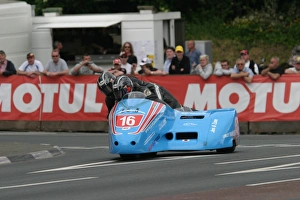 Rob Handcock Collection: Rob Handcock & Ken Edwards (Honda) 2011 Sidecar TT
