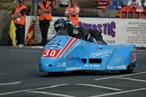 Images Dated 5th June 2010: Rob Handcock & Mike Aylott (Shelbourne Honda) 2010 Sidecar A TT