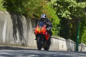 Rob Mitchell-Hill (Suzuki) 2014 Senior Manx Grand Prix