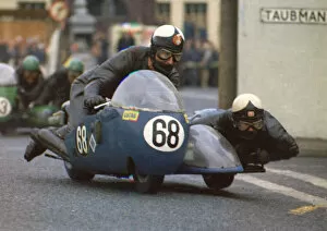 Images Dated 9th October 2018: Rob Williamson & Jack McPherson (Triumph) 1971 500 Sidecar TT