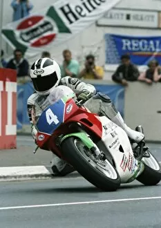 Images Dated 18th July 2011: Robert Dunlop at Quarter Bridge: 1991 Junior TT