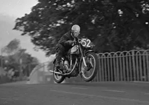 Images Dated 12th May 2023: Robert Kerr Norton 1949 Senior Clubman TT Practice