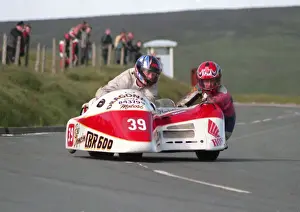 Robert Thompson & Steven Hedison (Honda) 1999 Sidecar TT