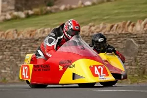 Images Dated 5th June 2004: Robert Verrier & Ian Conn (Ireson Honda) 2004 Sidecar TT