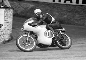 Images Dated 14th October 2017: Roberto Patrignani (Ducati) 1961 Ultra Lightweight TT