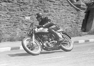 Images Dated 15th April 2021: Bill Roberton (Norton) 1955 Senior TT