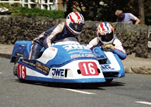 Images Dated 8th January 2018: Rod Bellas & Geoff Knight (Yamaha) 1996 Sidecar TT