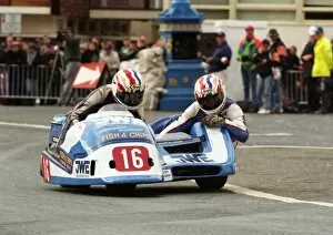 Images Dated 8th January 2018: Rod Bellas & Geoff Knight (Yamaha) 1996 Sidecar TT