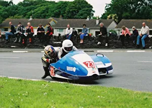 Images Dated 8th August 2018: Rod Bellas & Philip Roberts (Windle Yamaha) 2004 Sidecar TT