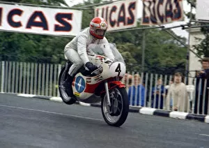 Images Dated 11th March 2019: Rod Gould (Yamaha) 1971 Junior TT