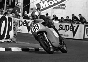 Images Dated 13th January 2018: Roger Beaumont (Norton) 1966 Junior TT