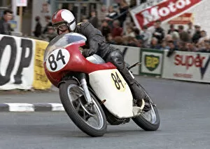 Images Dated 23rd December 2021: Roger Beaumont (Norton) 1966 Senior TT