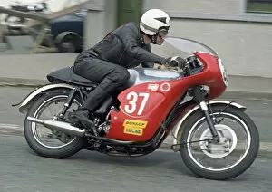 Images Dated 1st October 2020: Roger Bowler (Triumph) 1971 Production TT
