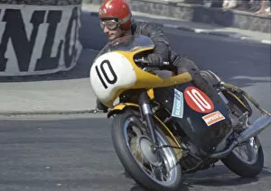 Triumph Gallery: Roger Bowring (Triumph)at Ramsey 1969 Production TT
