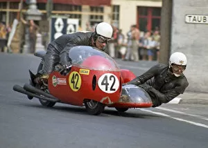 Images Dated 26th August 2020: Roger Dutton & Tony Hickford (BSA) 1970 750 Sidecar TT