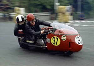 Images Dated 21st January 2019: Roger Dutton & Tony Wright (Triumph) 1971 Sidecar 750 TT