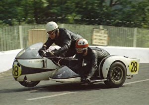 Images Dated 9th October 2018: Roger Dutton & A Wright (Triumph) 1971 750 Sidecar TT