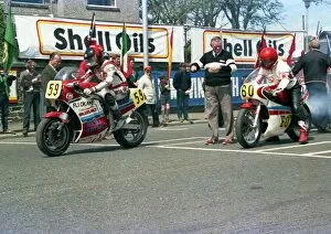 Images Dated 29th November 2015: Roger Marchant (Suzuki) & Bill Rae (Yamaha) 1986 Senior TT