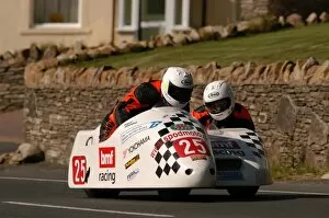Roger Stockton & Pete Alton (Shelbourne Yamaha) 2004 Sidecar TT