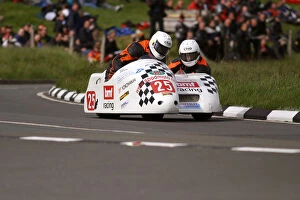 Images Dated 5th June 2004: Roger Stockton & Peter Alton (Shelbourne Yamaha) 2004 Sidecar TT
