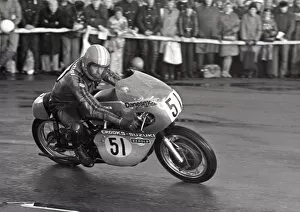 Images Dated 3rd April 2020: Roger Sutcliffe (Crooks Suzuki) 1975 Senior TT