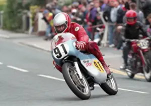 Roger Sutcliffe (Crooks Suzuki) 1995 Classic Parade Lap