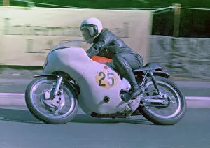 1972 Senior Manx Grand Prix Collection: Roger Wyatt (Norton) 1972 Senior Manx Grand Prix