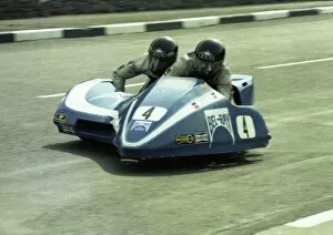 Images Dated 7th December 2017: Rolf Steinhausen & Kenny Arthur (Bartol) 1980 Sidecar TT