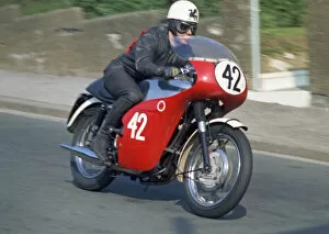 Ron Baylie (Triumph) 1970 Production TT