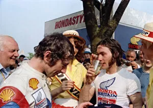 Images Dated 25th December 2021: Ron Haslam and Joey Dunlop 1982 Formula One TT