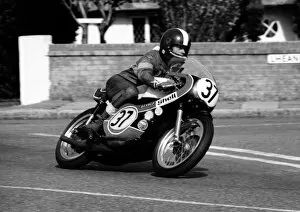Images Dated 10th January 2019: Ron Mellor (Yamaha) 1977 Junior Manx Grand Prix