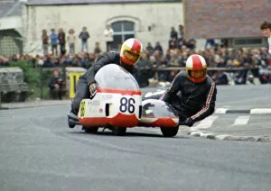 Images Dated 12th October 2018: Ronnie Perry & A Craig (Windle BSA) 1974 750sc TT