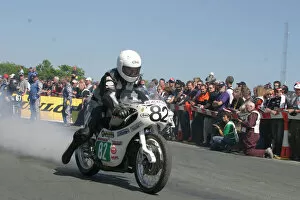 Images Dated 25th April 2022: Roy Boughey (Ariel) 2007 TT Parade Lap