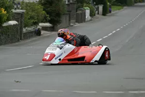 Roy Hanks Collection: Roy Hanks and Dave Wells (Molyneux Rose) 2005 Sidecar TT