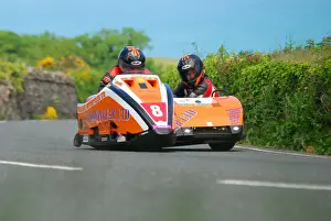 Roy Hanks & Dave Wells (Molyneux Rose Suzuki) 2010 Sidecar TT